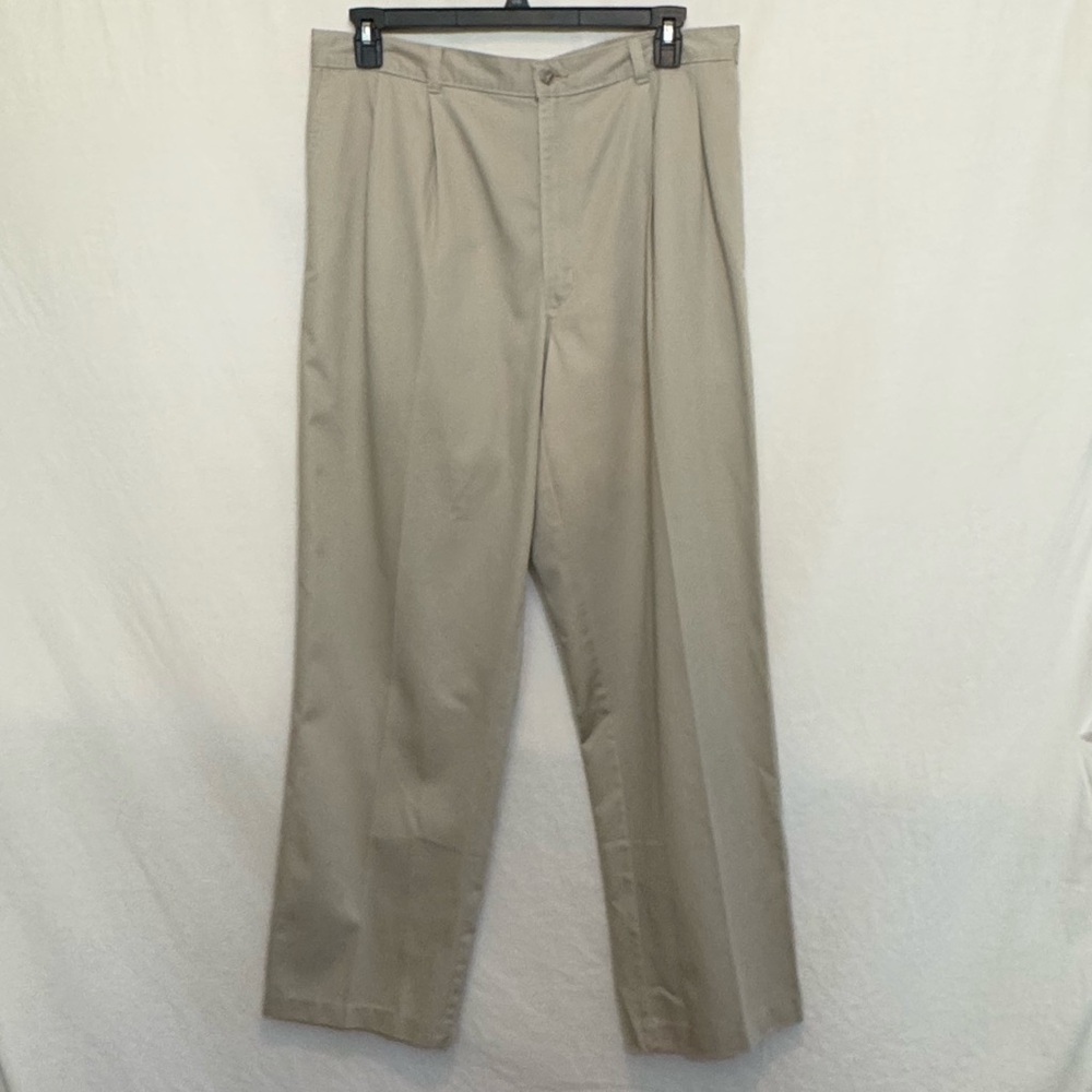 B-13 Men’s Unbranded Cream Pleated Khaki Pants Size 40x32